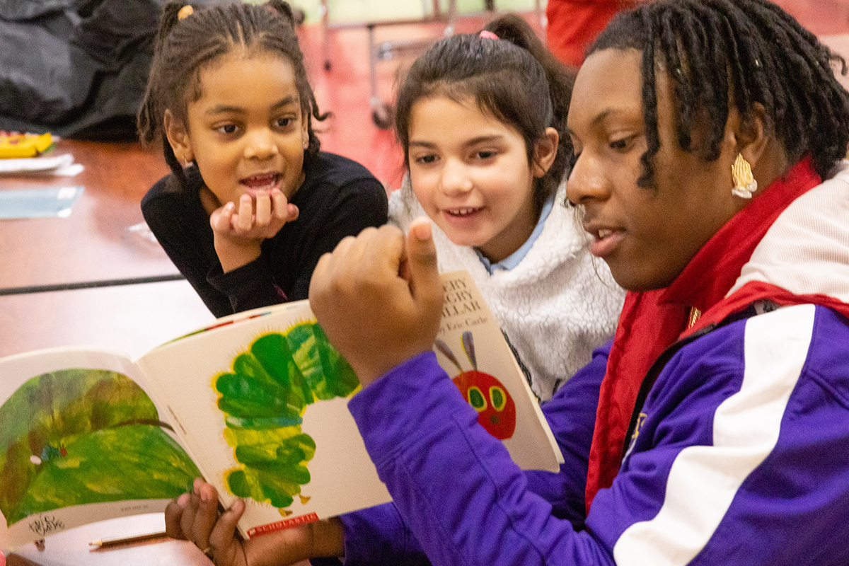Project READ A literacy program for atrisk students Warner School